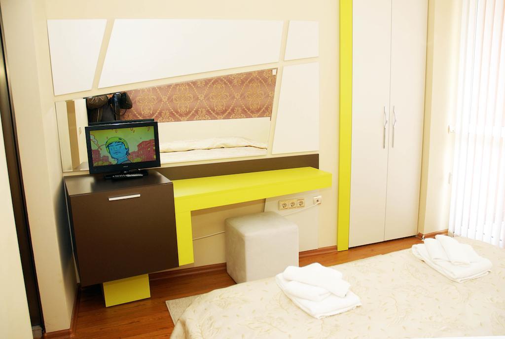 Семеен Хотел Виа Лакус Saparewa Banja Zimmer foto