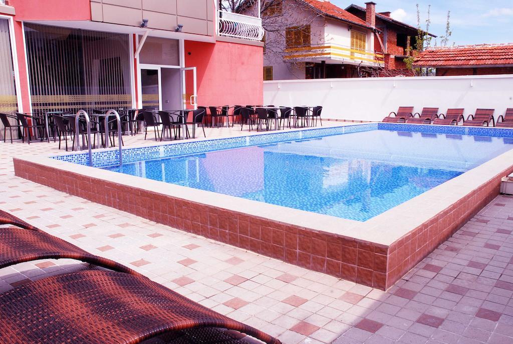 Семеен Хотел Виа Лакус Saparewa Banja Exterior foto