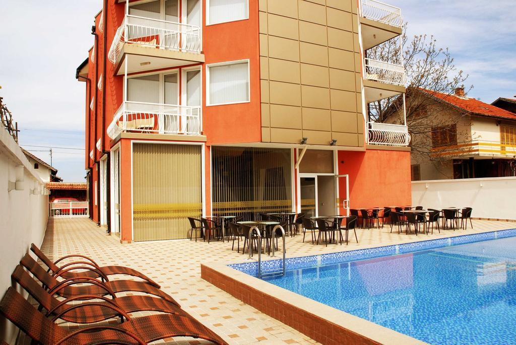 Семеен Хотел Виа Лакус Saparewa Banja Exterior foto